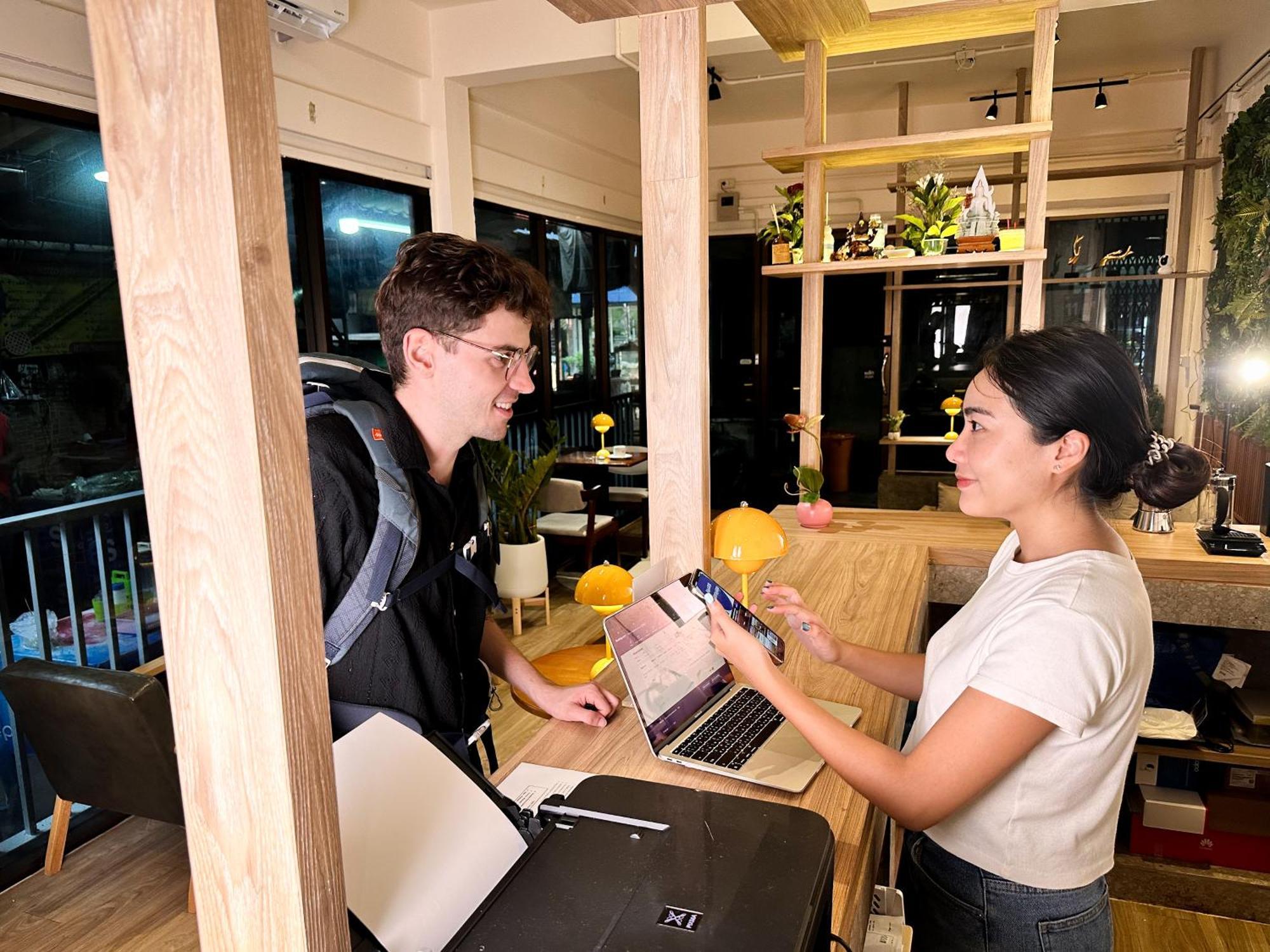 Bangkok Neighborhood Hostel Экстерьер фото